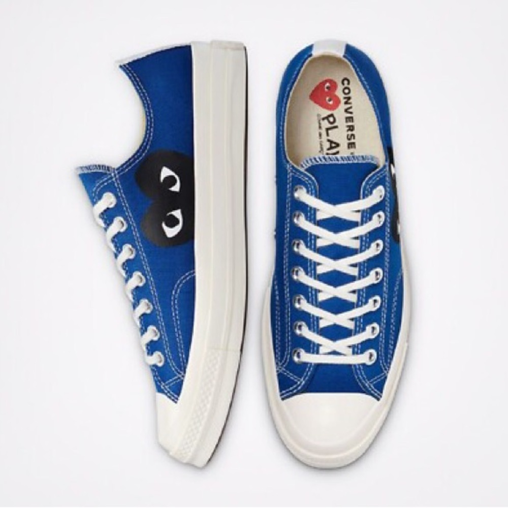 Converse Blue Sneakers with Black Heart Motif ccomme des garson Play